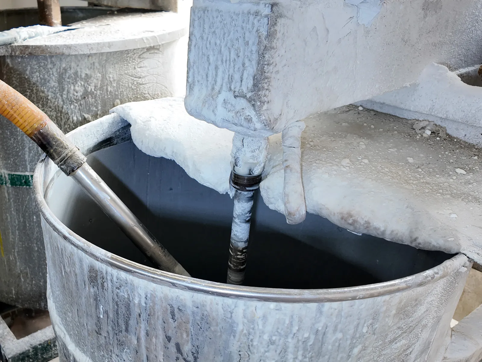 Stirring equipment, designed to evenly mix the PVC raw materials used in the production of vinyl toys.